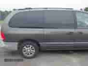 1997 Dodge Caravan SE с VIN 2B4GP44R0VR165745, выставлен на аукционе IAAI как лот 42925394 с пробегом 171 398 миль миль и . История ставок и продаж доступна на DreamBid. Изображение 12.