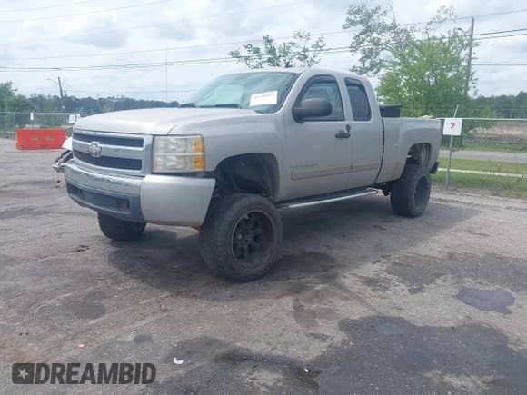 2008 Chevrolet Silverado 1500 1LT с VIN 2GCEC19C781149327, выставлен на аукционе IAAI как лот 42126913 с пробегом 194 629 миль миль и . История ставок и продаж доступна на DreamBid. Изображение 2.