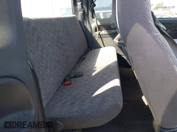 2000 Dodge 1500 with VIN 3B7HF13ZXYG125659, listed as a IAAI auction lot 42476456 with 143,778 mi miles and . Bid and sale history available at DreamBid. Image 8.
