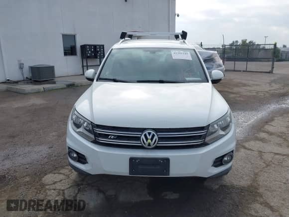 2016 Volkswagen Tiguan S z VIN WVGAV7AX6GW557671, wystawiony jako IAAI lot #41393245 z przebiegiem 92 586 mil mil oraz . Historia ofert i sprzedaży dostępna na DreamBid. Obrazek 12.