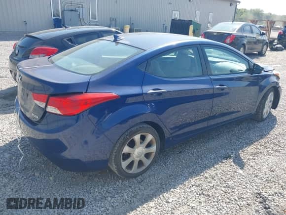 2013 Hyundai Elantra GLS z VIN KMHDH4AE4DU603135, wystawiony jako IAAI lot #43332090 z przebiegiem 222 799 mil mil oraz . Historia ofert i sprzedaży dostępna na DreamBid. Obrazek 4.