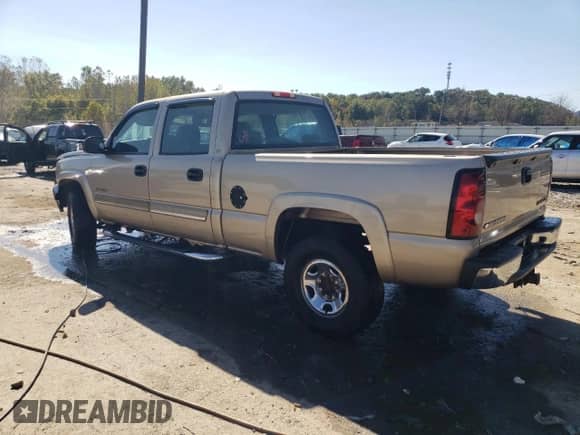 2005 Chevrolet Silverado 1500HD LT1 with VIN 1GCGC13U05F900248, listed as a Copart auction lot 76270974 with 134,221 mi miles and Salvage title. Bid and sale history available at DreamBid. Image 2.