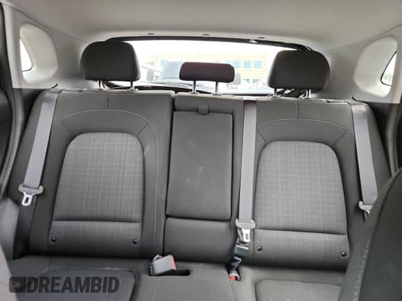 2023 Hyundai Kona SEL z VIN KM8K62AB6PU049284, wystawiony jako Copart lot #69823835 z przebiegiem 31 929 mil mil oraz Szkoda całkowita • Salvage title. Historia ofert i sprzedaży dostępna na DreamBid. Obrazek 10.