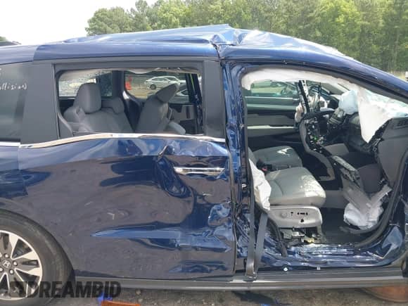 2023 Honda Odyssey EX-L with VIN 5FNRL6H61PB067180, listed as a IAAI auction lot 42634627 with 30,282 mi miles and . Bid and sale history available at DreamBid. Image 14.