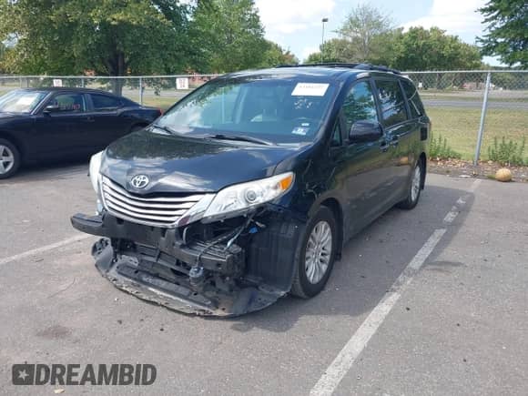 2015 Toyota Sienna XLE with VIN 5TDYK3DCXFS594038, listed as a IAAI auction lot 43181227 with 95,271 mi miles and . Bid and sale history available at DreamBid. Image 17.