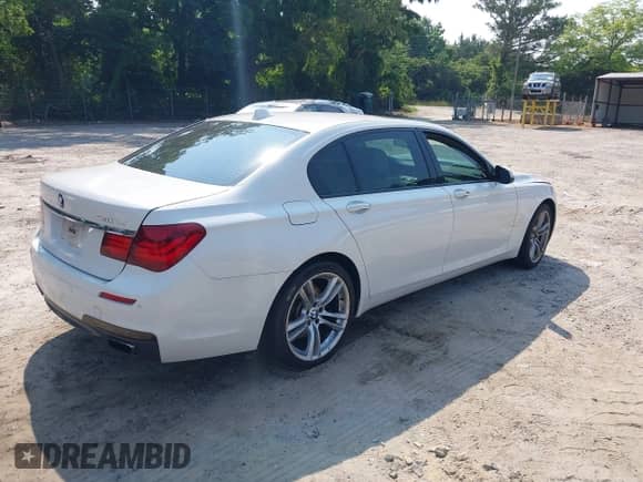 2013 BMW 7 Series 740Li with VIN WBAYE4C58DDW22876, listed as a IAAI auction lot 42418789 with 174,313 mi miles and . Bid and sale history available at DreamBid. Image 4.