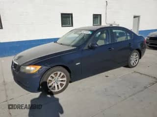 2007 BMW 3 Series 328xi z VIN WBAVC73527KP31960, wystawiony jako Copart lot #59312445 z przebiegiem Nie podano mil oraz Czysty tytuł • Clean title. Historia ofert i sprzedaży dostępna na DreamBid. Obrazek 1.