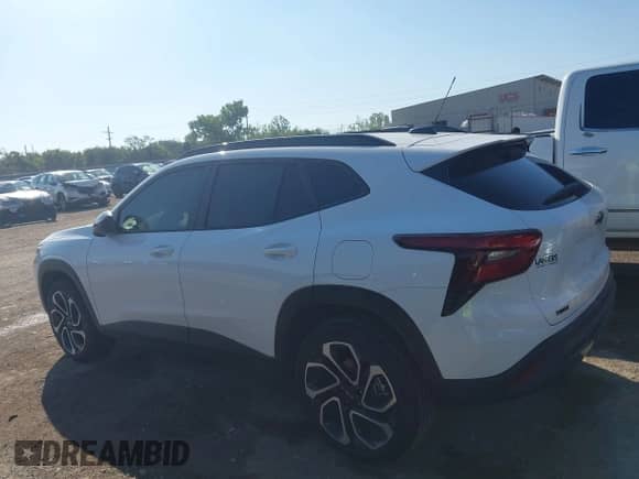 2025 Chevrolet Trax 2RS with VIN KL77LJEP3SC268332, listed as a IAAI auction lot 43304102 with 6,486 mi miles and . Bid and sale history available at DreamBid. Image 14.