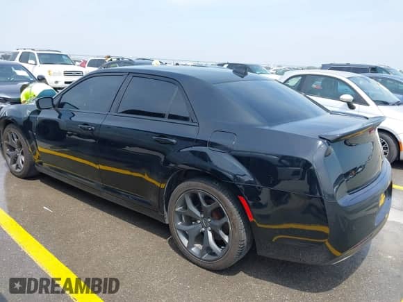 2021 Chrysler 300 S with VIN 2C3CCABG1MH520184, listed as a IAAI auction lot 42271121 with 79,671 mi miles and . Bid and sale history available at DreamBid. Image 3.