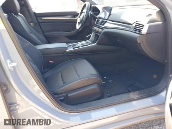 2022 Honda Accord Sport z VIN 1HGCV3F27NA029054, wystawiony jako IAAI lot #43146842 z przebiegiem 99 987 mil mil oraz . Historia ofert i sprzedaży dostępna na DreamBid. Obrazek 5.