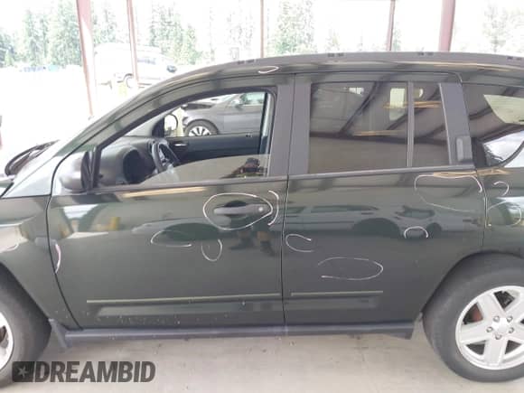 2010 Jeep Compass Latitude с VIN 1J4NF1FB0AD622928, выставлен на аукционе IAAI как лот 42651565 с пробегом 113 997 миль миль и . История ставок и продаж доступна на DreamBid. Изображение 14.
