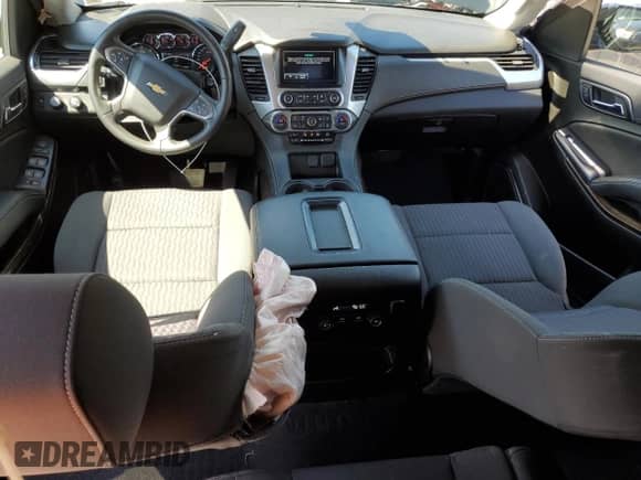 2020 Chevrolet Tahoe LS z VIN 1GNSKAKC6LR292003, wystawiony jako Copart lot #69022195 z przebiegiem 51 344 mil mil oraz Szkoda całkowita • Salvage title. Historia ofert i sprzedaży dostępna na DreamBid. Obrazek 8.