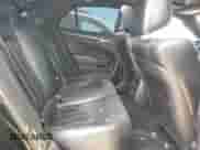 2012 Chrysler 300 S z VIN 2C3CCAJT1CH115973, wystawiony jako Copart lot #58032535 z przebiegiem 83 252 mil mil oraz Szkoda całkowita • Salvage title. Historia ofert i sprzedaży dostępna na DreamBid. Obrazek 10.