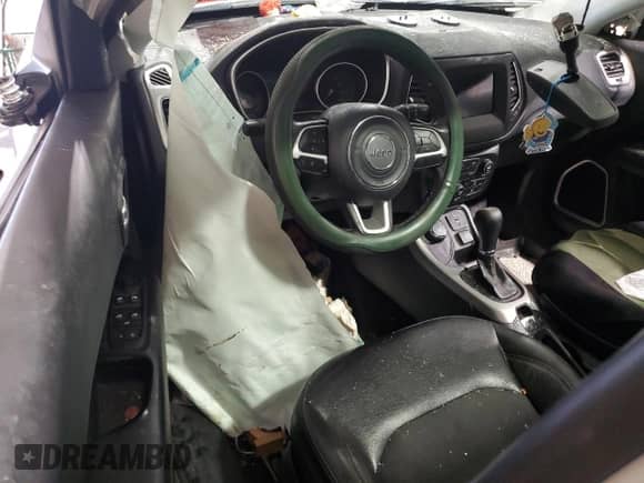 2018 Jeep Compass Latitude with VIN 3C4NJDBB9JT492251, listed as a Copart auction lot 63692595 with 82,820 mi miles and Salvage title. Bid and sale history available at DreamBid. Image 8.