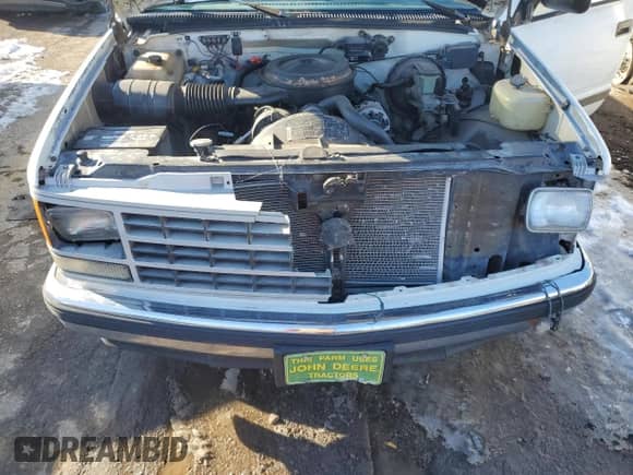 1989 Chevrolet Silverado 2500 z VIN 1GCFC24K6KZ121655, wystawiony jako Copart lot #88116025 z przebiegiem 148 084 mil mil oraz Szkoda całkowita • Salvage title. Historia ofert i sprzedaży dostępna na DreamBid. Obrazek 12.