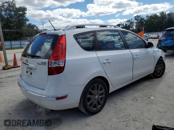 2012 Hyundai Elantra SE z VIN KMHDC8AE8CU142753, wystawiony jako Copart lot #85671195 z przebiegiem 121 606 mil mil oraz Nie do naprawy • Non repairable. Historia ofert i sprzedaży dostępna na DreamBid. Obrazek 3.