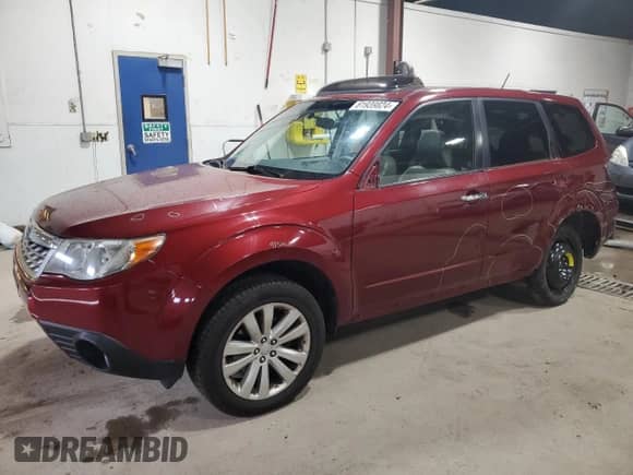 2013 Subaru Forester X Touring with VIN JF2SHAGCXDH433180, listed as a Copart auction lot 81939824 with 118,204 mi miles and Salvage title. Bid and sale history available at DreamBid. Image 1.