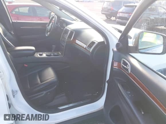 2013 Jeep Grand Cherokee Limited с VIN 1C4RJFBT1DC574710, выставлен на аукционе IAAI как лот 43582984 с пробегом 211 876 миль миль и . История ставок и продаж доступна на DreamBid. Изображение 5.