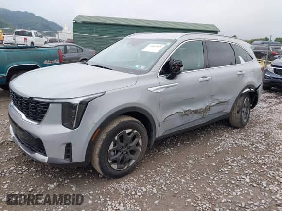 2025 Kia Sorento S с VIN 5XYRLDJCXSG332491, выставлен на аукционе IAAI как лот 43003969 с пробегом 1 969 миль миль и . История ставок и продаж доступна на DreamBid. Изображение 17.