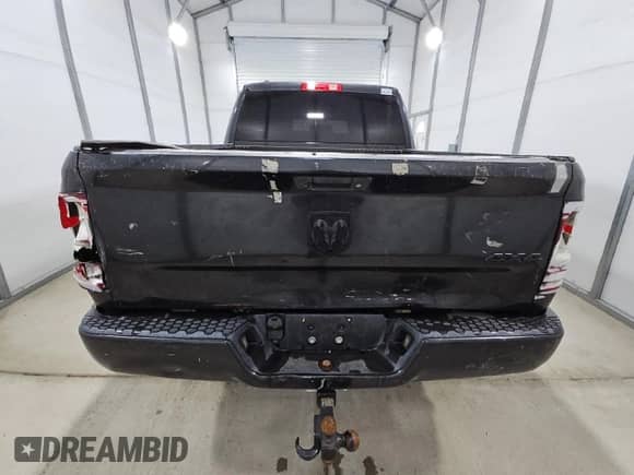 2018 Ram 1500 Express z VIN 1C6RR7KG6JS314331, wystawiony jako Copart lot #83971135 z przebiegiem 140 799 mil mil oraz Czysty tytuł • Clean title. Historia ofert i sprzedaży dostępna na DreamBid. Obrazek 6.