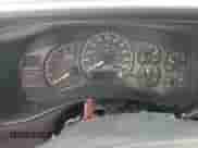 2002 Chevrolet Silverado 2500HD z VIN 1GCHC24U52E129070, wystawiony jako Copart lot #81715235 z przebiegiem Nie podano mil oraz Szkoda całkowita • Salvage title. Historia ofert i sprzedaży dostępna na DreamBid. Obrazek 9.