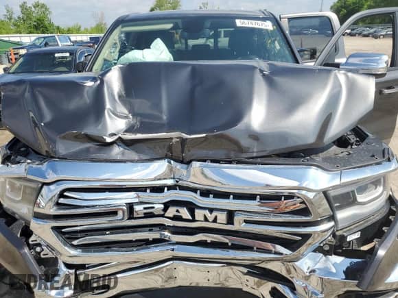 2019 Ram 1500 Laramie z VIN 1C6SRFDT2KN514953, wystawiony jako Copart lot #56747675 z przebiegiem 64 177 mil mil oraz Szkoda całkowita • Salvage title. Historia ofert i sprzedaży dostępna na DreamBid. Obrazek 11.