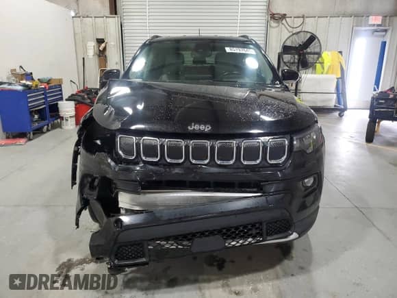 2022 Jeep Compass Limited with VIN 3C4NJDCB7NT113249, listed as a Copart auction lot 85197645 with 37,158 mi miles and Salvage title. Bid and sale history available at DreamBid. Image 5.