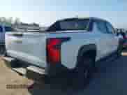 2024 Chevrolet Silverado EV Work Truck с VIN 1GC10UED1RU201421, выставлен на аукционе IAAI как лот 42396893 с пробегом 4 144 миль миль и . История ставок и продаж доступна на DreamBid. Изображение 4.