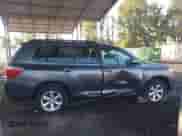 2008 Toyota Highlander z VIN JTEDS41A382063860, wystawiony jako IAAI lot #43096214 z przebiegiem 242 200 mil mil oraz . Historia ofert i sprzedaży dostępna na DreamBid. Obrazek 13.