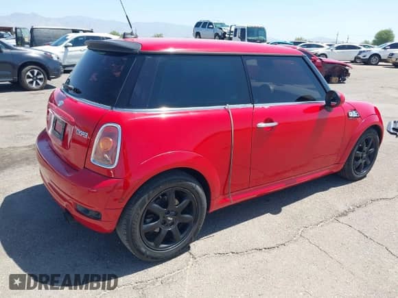 2010 MINI Hardtop with VIN WMWMF3C53ATZ64405, listed as a IAAI auction lot 42673213 with 135,765 mi miles and . Bid and sale history available at DreamBid. Image 4.