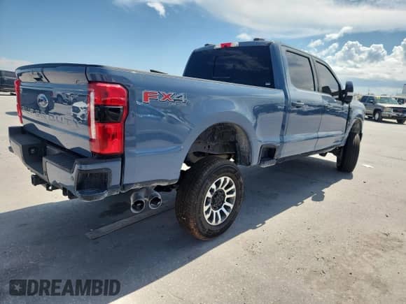 2023 Ford F-250 XL z VIN 1FT8W2BT1PED81116, wystawiony jako Copart lot #72074935 z przebiegiem 54 875 mil mil oraz Czysty tytuł • Clean title. Historia ofert i sprzedaży dostępna na DreamBid. Obrazek 3.