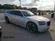 2005 Dodge Magnum SE with VIN 2D4FV48TX5H679783, listed as a Copart auction lot 80279795 with 201,901 mi miles and Clean title. Bid and sale history available at DreamBid. Image 4.