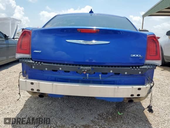 2020 Chrysler 300 S с VIN 2C3CCAGG2LH151035, выставлен на аукционе Copart как лот 54068735 с пробегом 100 045 миль миль и Чистый • Clean title. История ставок и продаж доступна на DreamBid. Изображение 6.