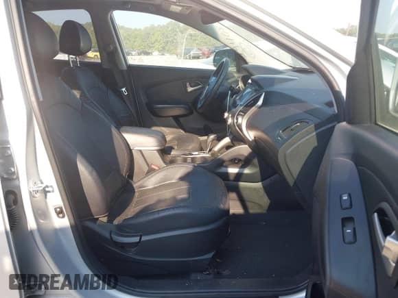 2013 Hyundai Tucson GLS with VIN KM8JUCAC4DU729468, listed as a IAAI auction lot 43157791 with 155,911 mi miles and . Bid and sale history available at DreamBid. Image 5.