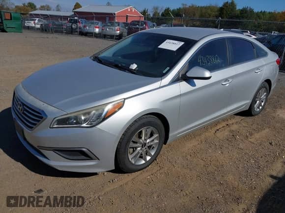 2017 Hyundai Sonata SE with VIN 5NPE24AF8HH477493, listed as a IAAI auction lot 43438812 with 137,908 mi miles and . Bid and sale history available at DreamBid. Image 2.