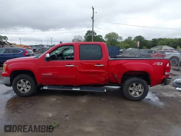 2011 GMC Sierra 1500 SLE with VIN 3GTP2VE38BG199497, listed as a IAAI auction lot 43390553 with Not provided miles and . Bid and sale history available at DreamBid. Image 14.