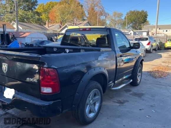 2010 Dodge 1500 Sport z VIN 3D7JV1ET0AG170621, wystawiony jako Copart lot #79923634 z przebiegiem 92 915 mil mil oraz Czysty tytuł • Clean title. Historia ofert i sprzedaży dostępna na DreamBid. Obrazek 4.