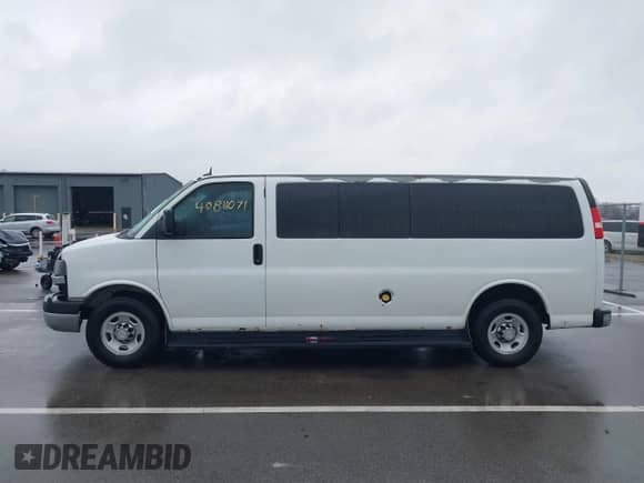 2012 Chevrolet Express Passenger 1LT with VIN 1GAZG1FG2C1158103, listed as a IAAI auction lot 40811071 with 264,063 mi miles and . Bid and sale history available at DreamBid. Image 15.