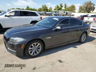 2014 BMW 5 Series 528i xDrive with VIN WBA5A7C54ED613285, listed as a Copart auction lot 70866285 with 121,463 mi miles and Salvage title. Bid and sale history available at DreamBid. Image 1.