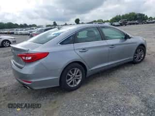 2015 Hyundai Sonata SE z VIN 5NPE24AFXFH048949, wystawiony jako IAAI lot #42804451 z przebiegiem 111 399 mil mil oraz . Historia ofert i sprzedaży dostępna na DreamBid. Obrazek 4.