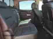 2015 Chevrolet Silverado 2500HD LTZ z VIN 1GC1CWEG9FF140493, wystawiony jako Copart lot #57901495 z przebiegiem 166 225 mil mil oraz Czysty tytuł • Clean title. Historia ofert i sprzedaży dostępna na DreamBid. Obrazek 10.