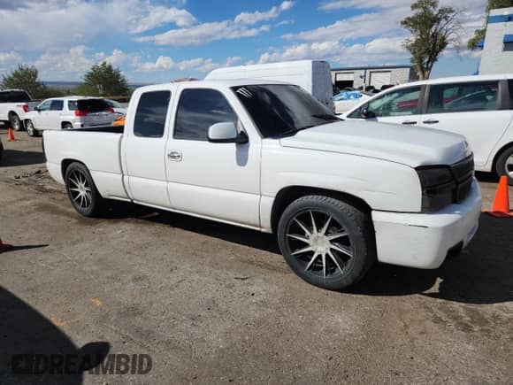 2004 Chevrolet Silverado 1500 LS z VIN 1GCEC19V54Z261272, wystawiony jako Copart lot #80439075 z przebiegiem Nie podano mil oraz Szkoda całkowita • Salvage title. Historia ofert i sprzedaży dostępna na DreamBid. Obrazek 4.