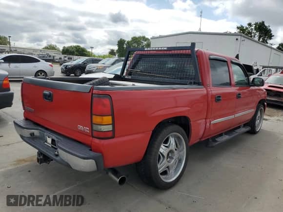 2005 GMC Sierra 1500 SLT z VIN 2GTEC13T351177047, wystawiony jako Copart lot #53577335 z przebiegiem 77 932 mil mil oraz Szkoda całkowita • Salvage title. Historia ofert i sprzedaży dostępna na DreamBid. Obrazek 3.