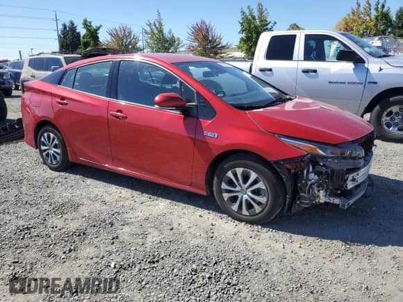 2020 Toyota Prius LE with VIN JTDKARFP1L3130967, listed as a Copart auction lot 80495065 with 64,702 mi miles and Salvage title. Bid and sale history available at DreamBid. Image 4.