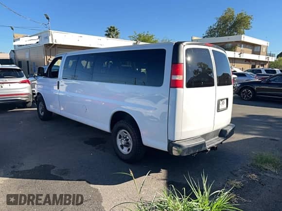 2011 Chevrolet Express Passenger 1LT с VIN 1GAZG1FG5B1187867, выставлен на аукционе Copart как лот 90733885 с пробегом 142 112 миль миль и Чистый • Clean title. История ставок и продаж доступна на DreamBid. Изображение 3.