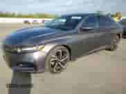 2018 Honda Accord Sport z VIN 1HGCV1F33JA210725, wystawiony jako Copart lot #81811955 z przebiegiem 100 159 mil mil oraz Szkoda całkowita • Salvage title. Historia ofert i sprzedaży dostępna na DreamBid. Obrazek 1.