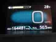 2018 Toyota Prius Plus z VIN JTDKARFP2J3069383, wystawiony jako IAAI lot #41595534 z przebiegiem 164 481 mil mil oraz . Historia ofert i sprzedaży dostępna na DreamBid. Obrazek 15.