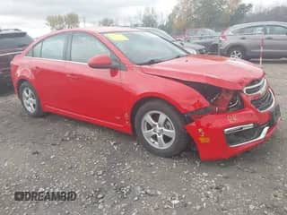 2015 Chevrolet Cruze LT с VIN 1G1PC5SB3F7211574, выставлен на аукционе IAAI как лот 43500672 с пробегом 33 824 миль миль и . История ставок и продаж доступна на DreamBid. Изображение 1.