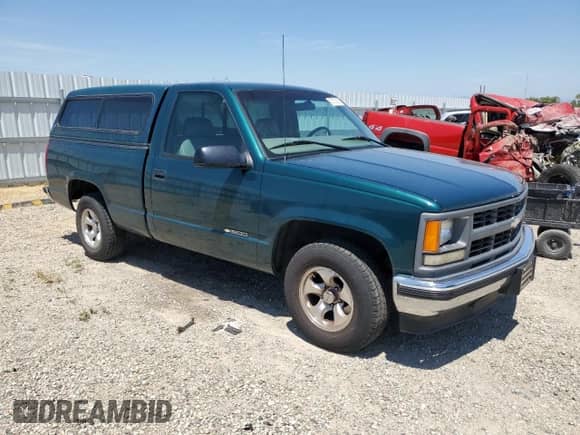1997 Chevrolet Silverado 1500 with VIN 1GCEC14R8VZ156009, listed as a Copart auction lot 63702905 with 226,645 mi miles and Clean title. Bid and sale history available at DreamBid. Image 4.
