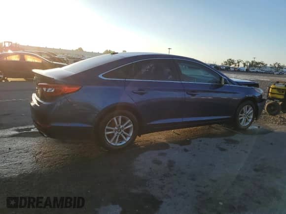 2016 Hyundai Sonata SE z VIN 5NPE24AF9GH305214, wystawiony jako Copart lot #87364305 z przebiegiem 140 465 mil mil oraz Szkoda całkowita • Salvage title. Historia ofert i sprzedaży dostępna na DreamBid. Obrazek 3.